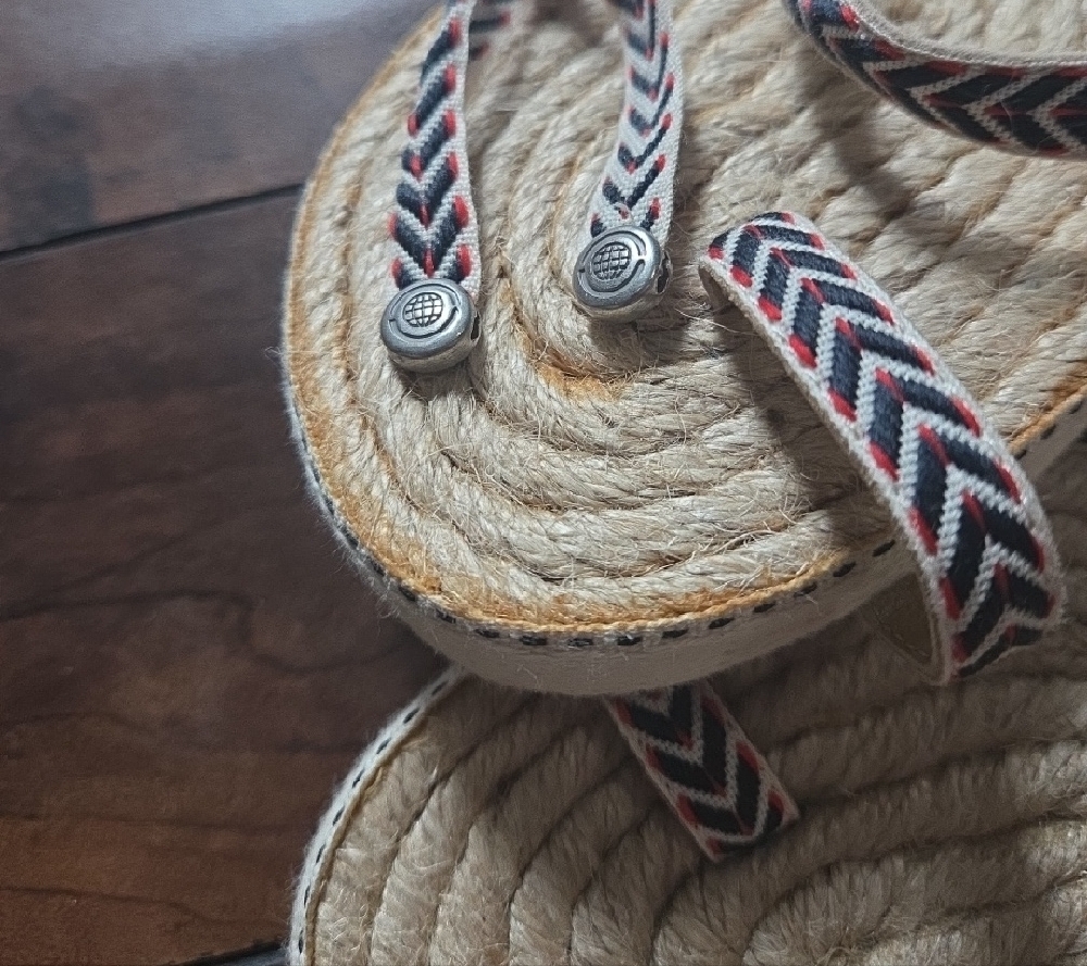 Leon Max Stylish Chevron Espadrilles with Woven Sole - Picture 5 of 6